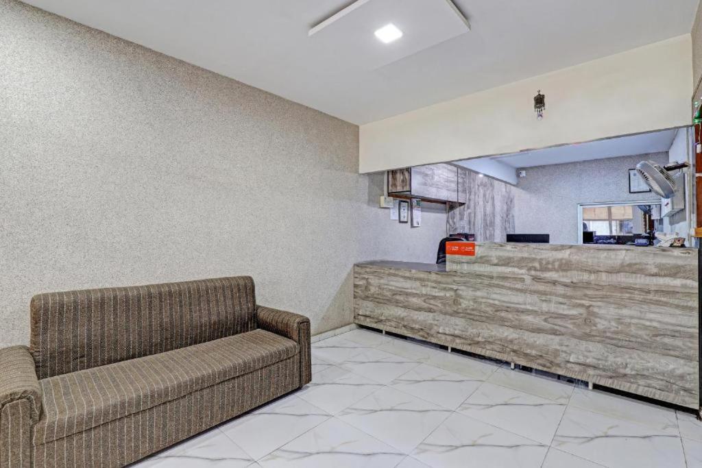Hotel Mayura, Ankleshwar Екстер'єр фото