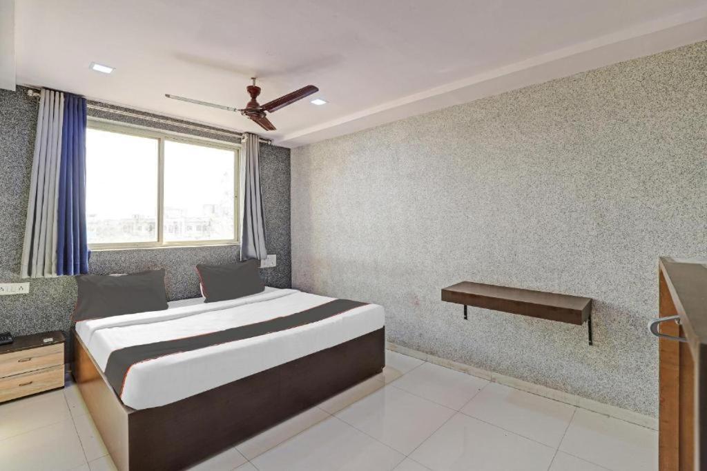 Hotel Mayura, Ankleshwar Екстер'єр фото