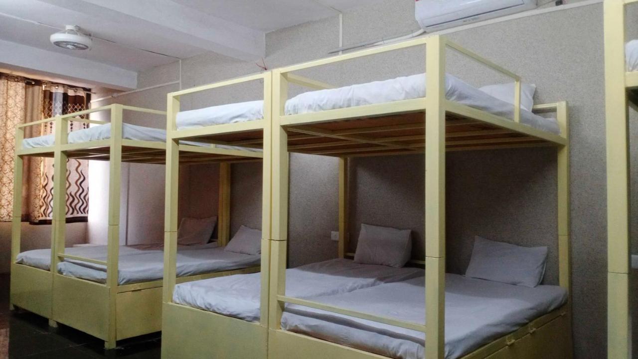 Hotel Mayura, Ankleshwar Екстер'єр фото