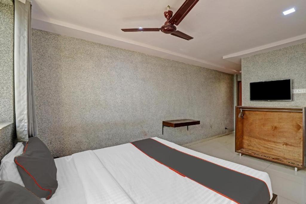 Hotel Mayura, Ankleshwar Екстер'єр фото